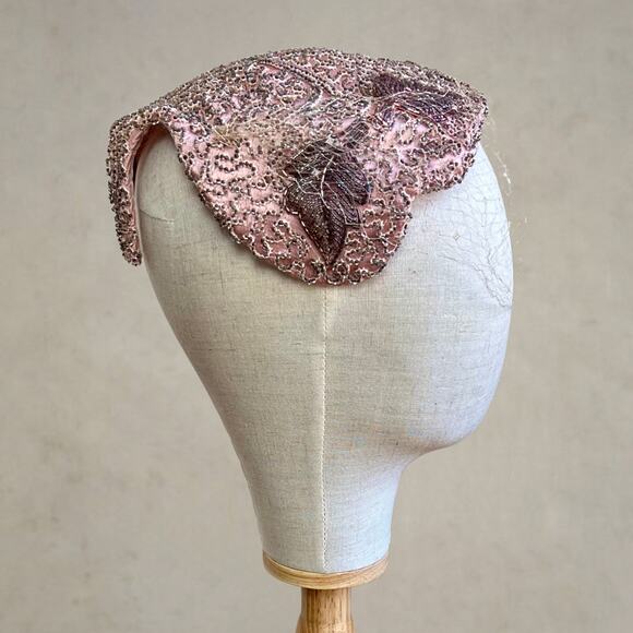 Vintage 40s Gertrude Sheedy Pink Curvette Fascinator Silk Beaded Hat w/ Veil - Picture 4 of 16